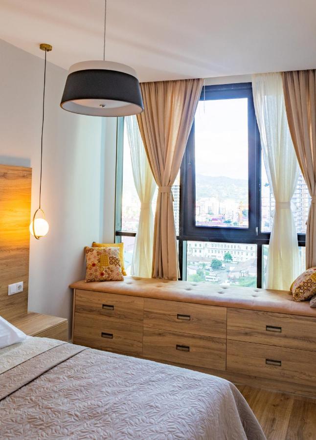 Entire Flat With City Skyline View - Two Bedrooms Batumi Zewnętrze zdjęcie
